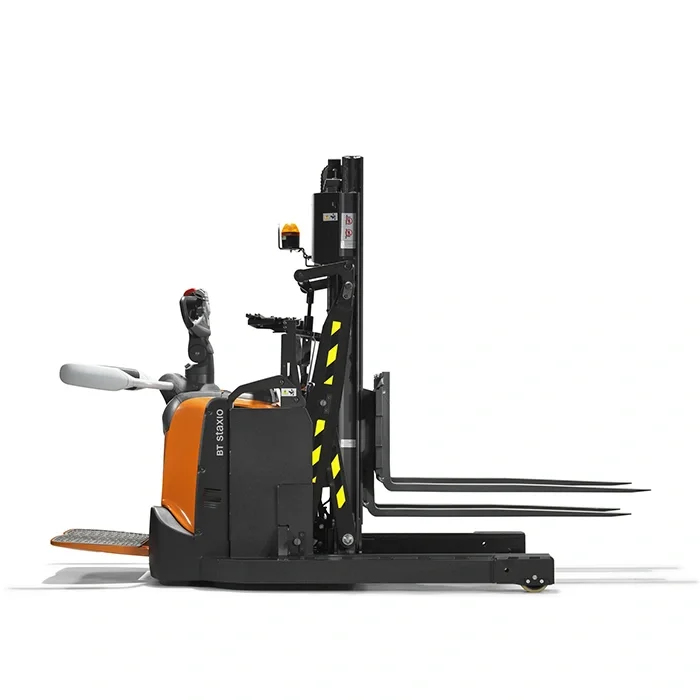 BT Staxio SPE120XRD, electric stacker with reach mast, double load handling, platform, and side guards. Product photo taken from the side.