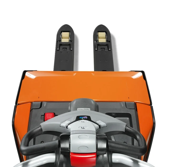 BT Levio LPE200B powered pallet truck, electric low-lifter. Details photo of view of forks.