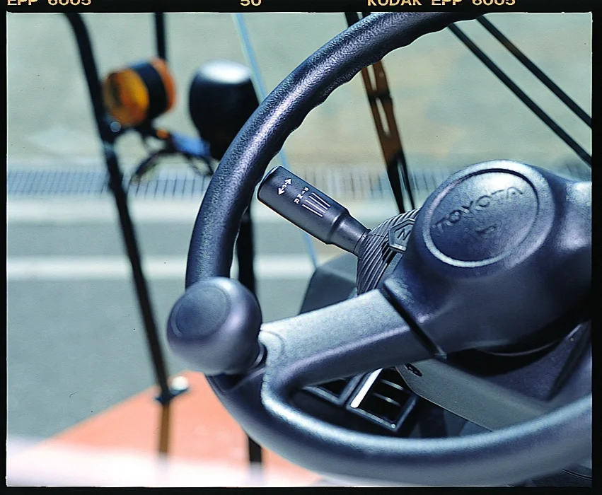 Engine-powered forklift Toyota 4-series, 4FD100 Steering Detail