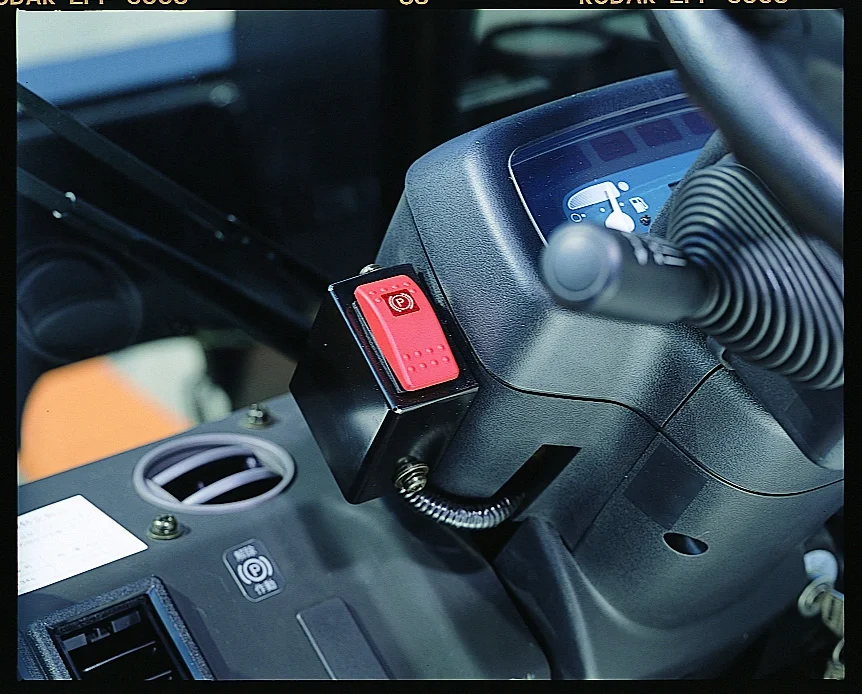Engine-powered forklift Toyota 4-series, 4FD150  Button Detail