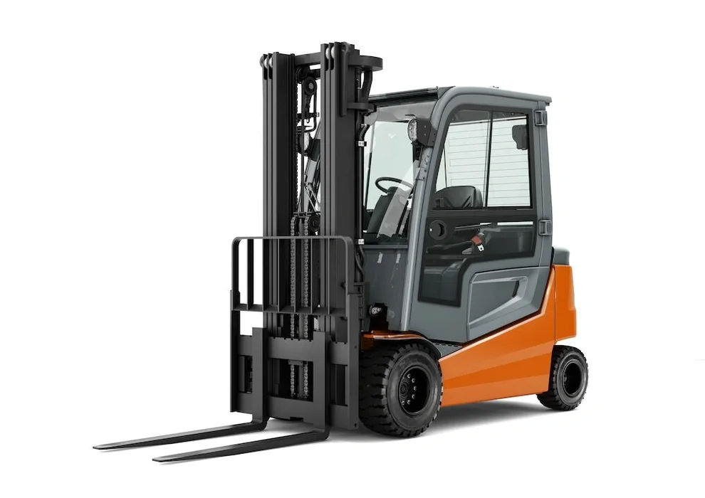 Electric counterbalanced forklift BT Cargo E8-series, 4-wheel 3.5 ton, closed cabin