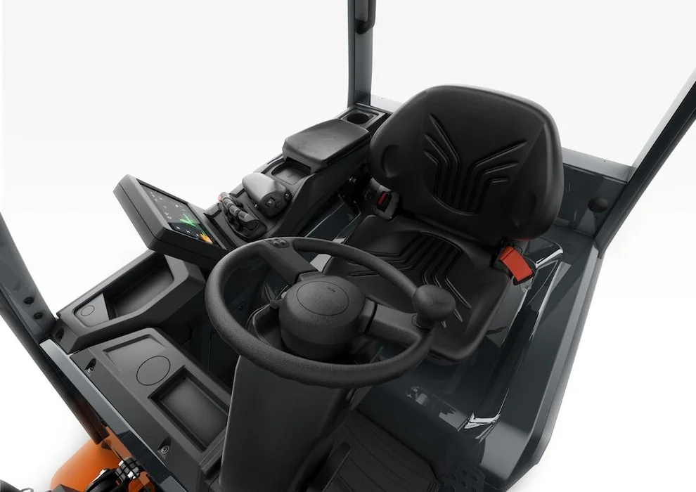 Electric counterbalanced forklift BT Cargo E8-series, 4-wheel Driver Compartment Detail