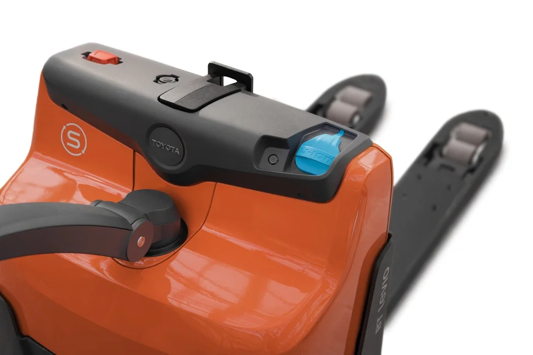 BT Levio LWI160 powered pallet truck, electric walkie low-lifter. Details photo of top of machine.