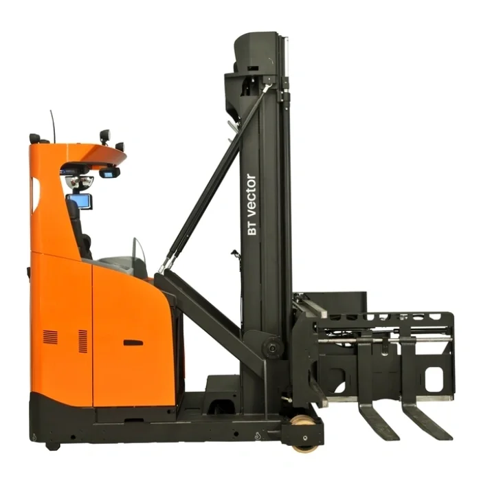 BT Vector VRE150, man down, very narrow aisle truck. Product photo taken from the side.