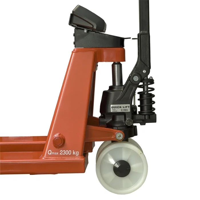 Toyota Lifter LHM230WI hand pallet truck, with scale. Detail photo of scale and pump.