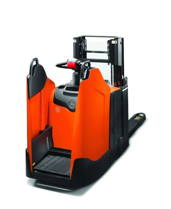 BT Staxio SPE200DN, electric stacker with double load handling, platform, and optional fixed side guards. Product photo taken from the back at an angle.