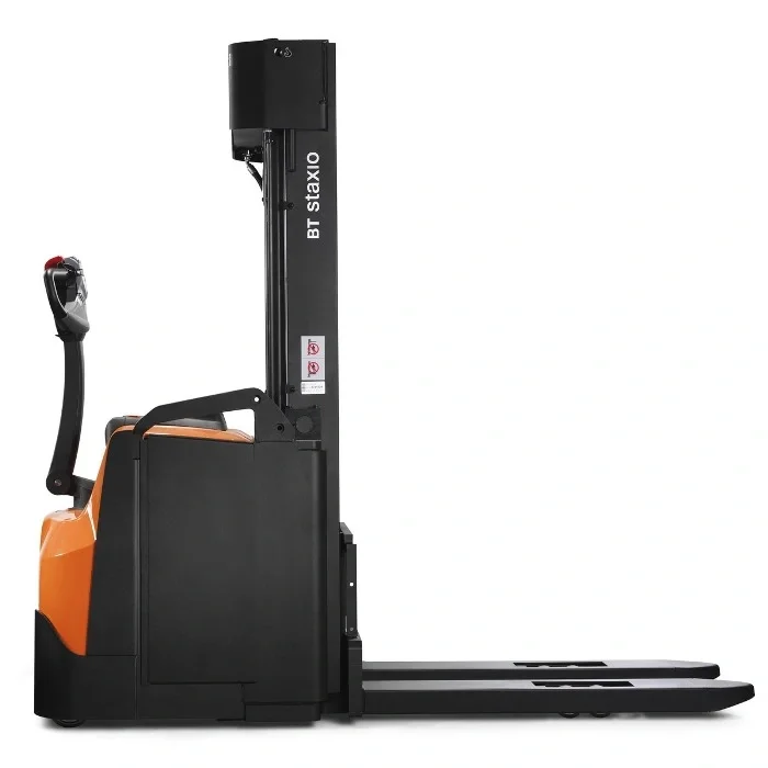 BT Staxio SWE145 electric walkie stacker. Product photo taken from the side.  
