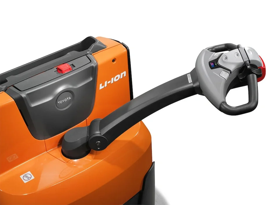 BT Levio LWE130 powered pallet truck, electric walkie low-lifter. Details photo of steering arm and handle. 