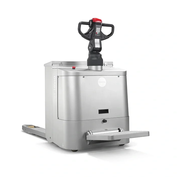 BT Levio LPE200I powered pallet truck, electric low-lifter with platform. Product photo taken from the back. 
