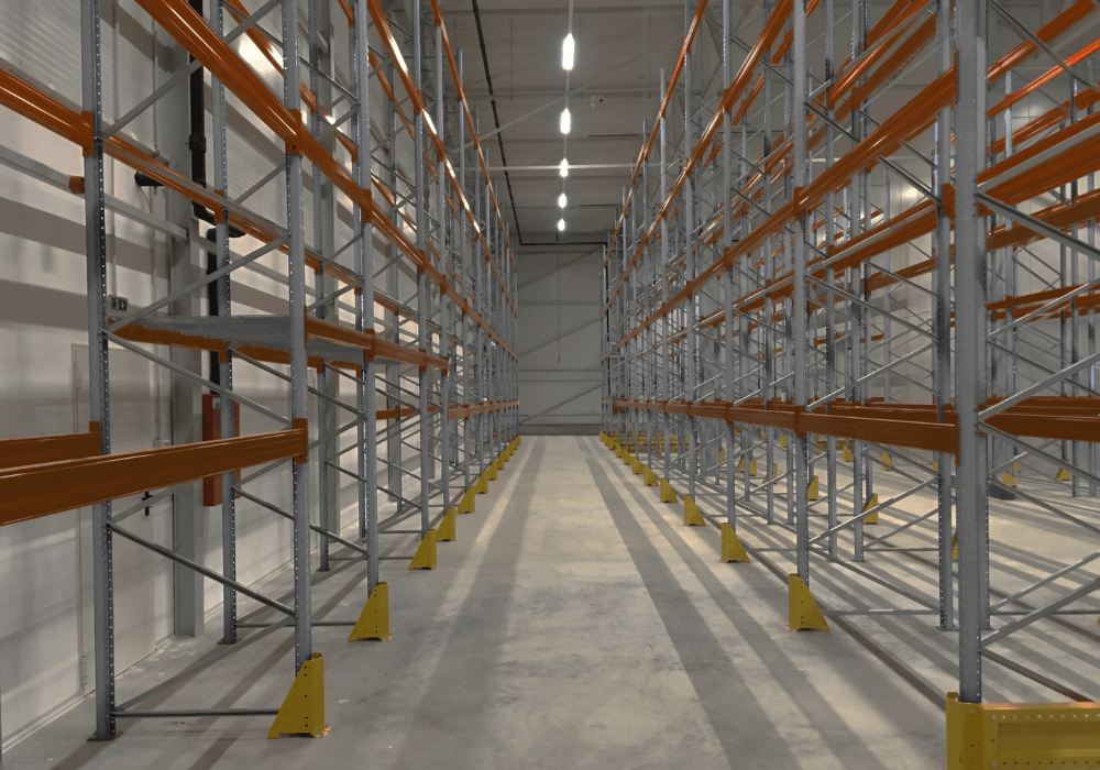 Medium-high racking in warehouse
